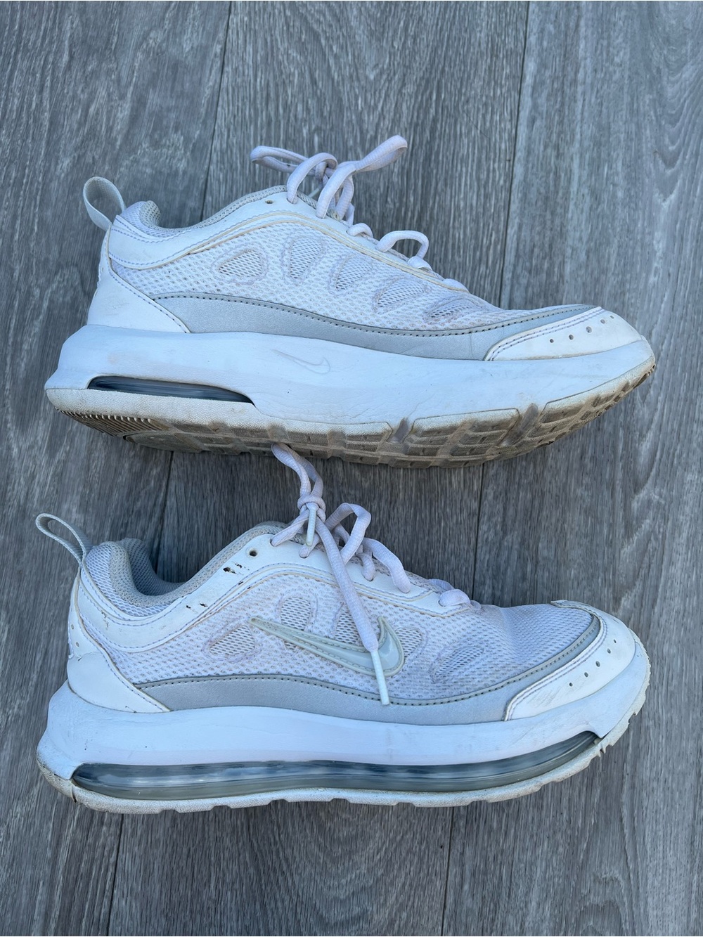 Women’s NIKE Air Max Shoes size 8